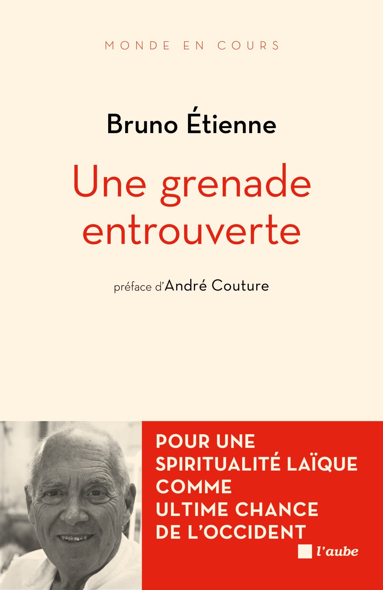 Une grenade entrouverte Une grenade entrouverte