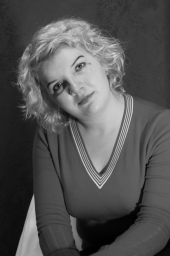 Victoria Tchikarnieeva Victoria Tchikarnieeva