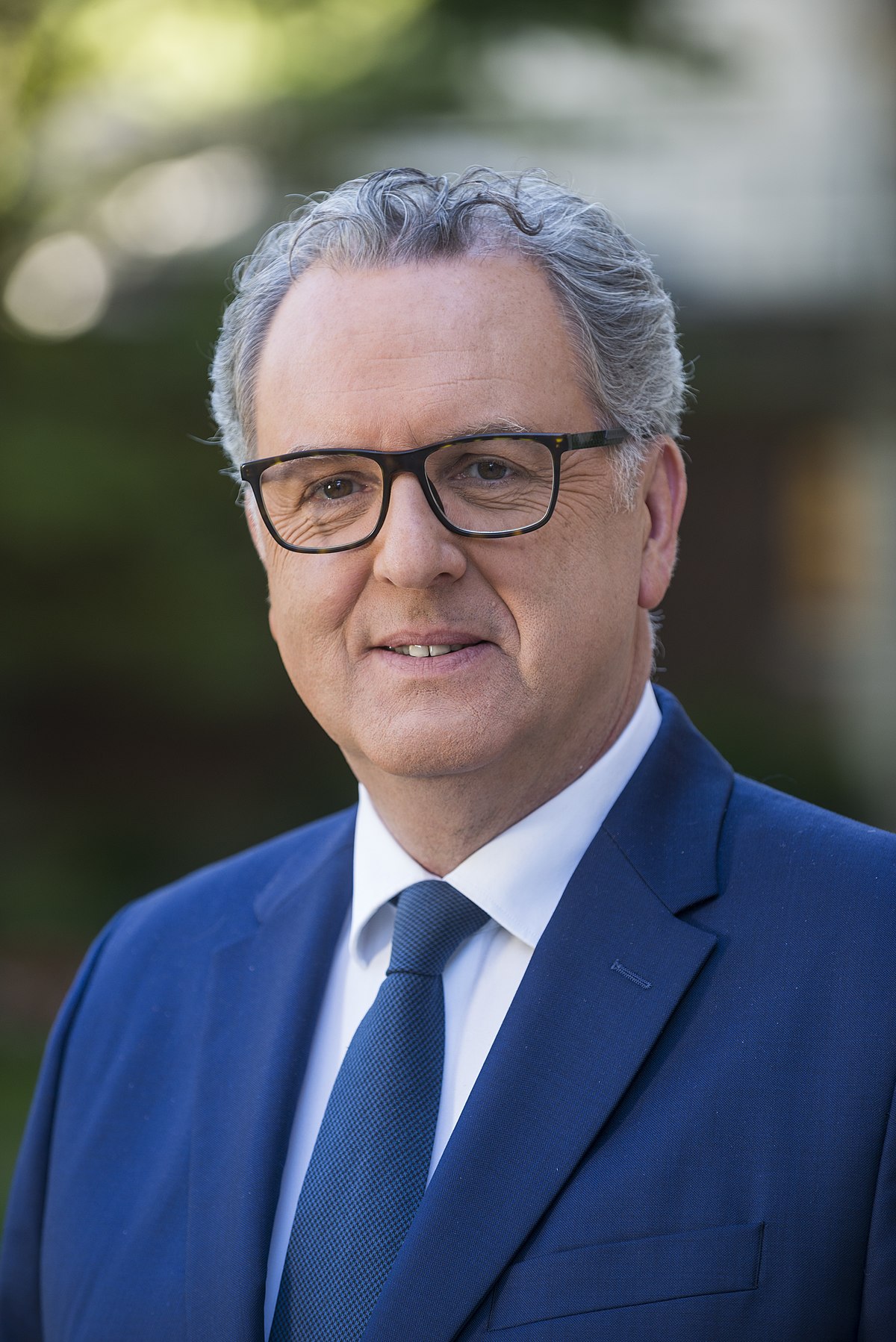 1200px-Richard_Ferrand